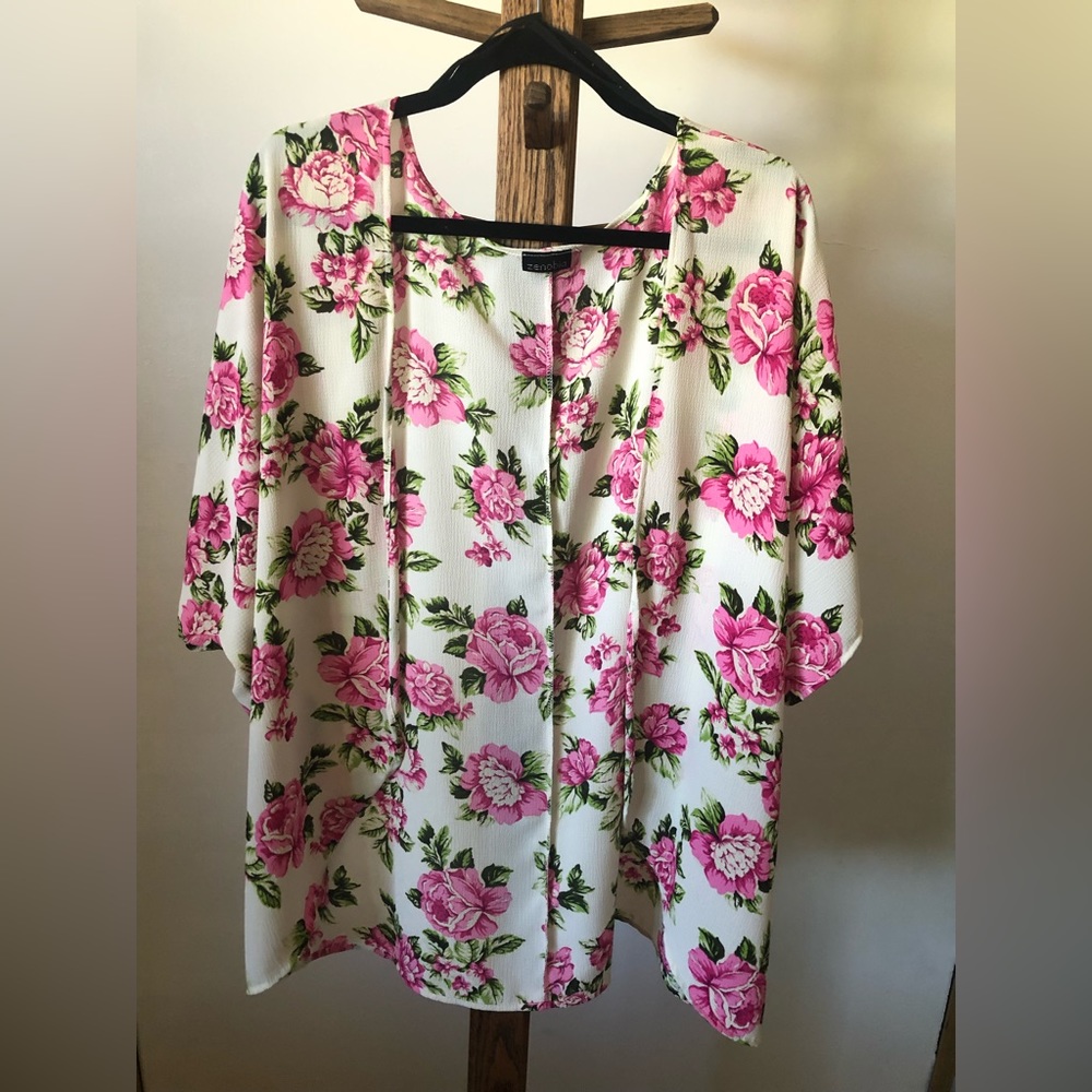 Pink flower print kimono 🌺